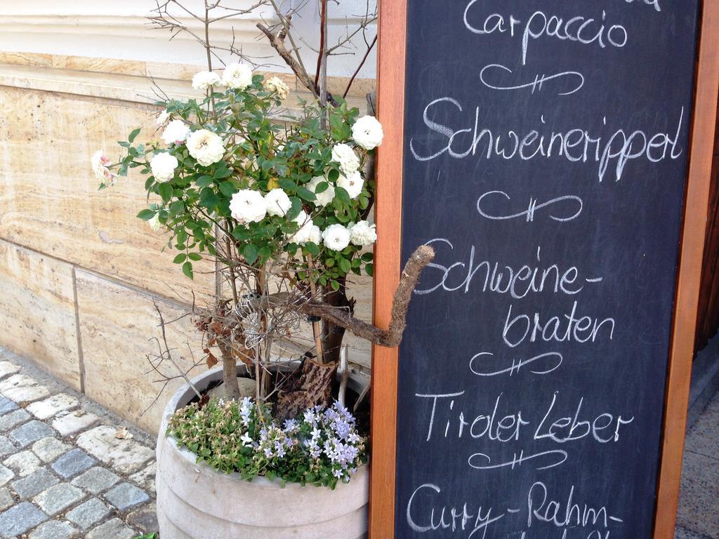 Gasthaus Schwan Riedenburg Exterior photo